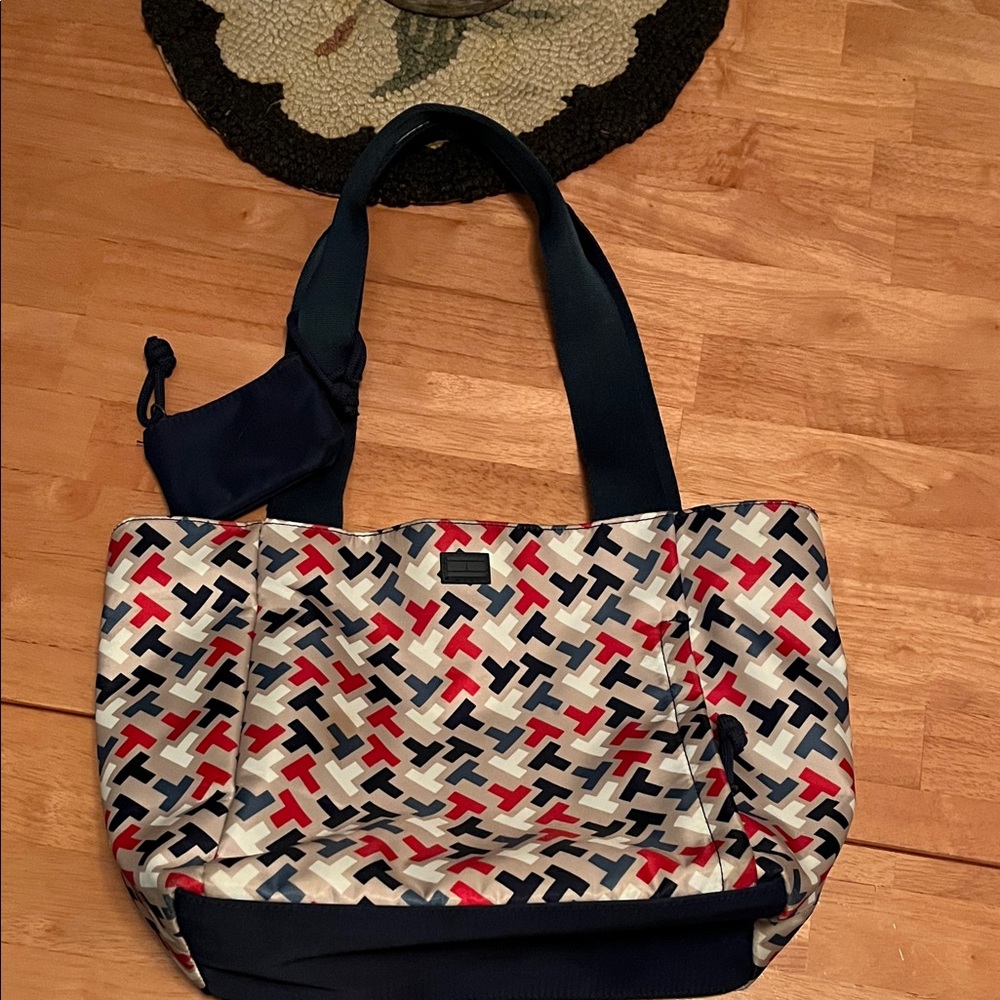 Last chance!! Tommy Hilfiger Stylish Multicolor Tote Bag